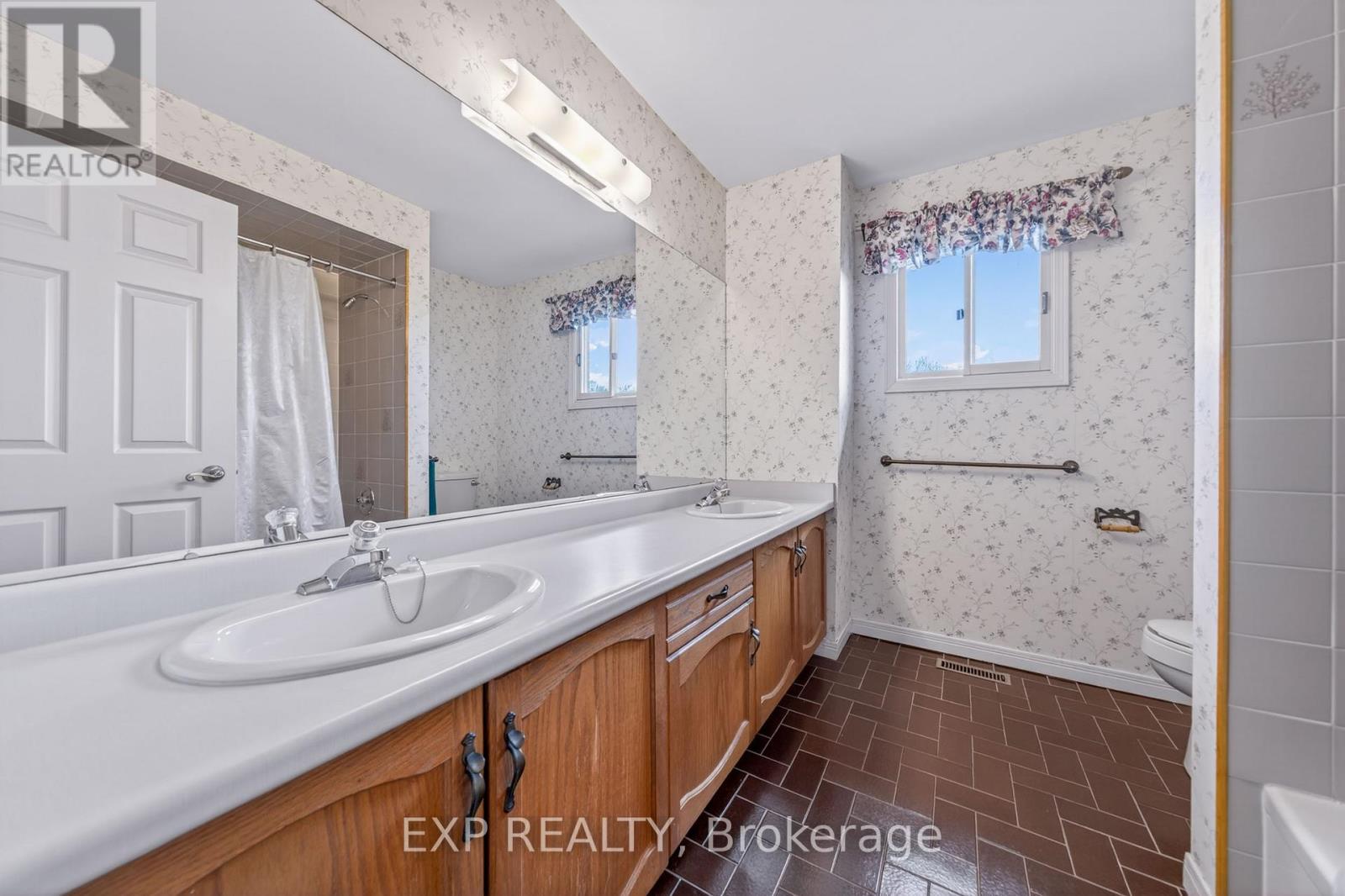 51 Sanderson Crescent, Richmond Hill, Ontario  L4C 5L5 - Photo 19 - N13732002
