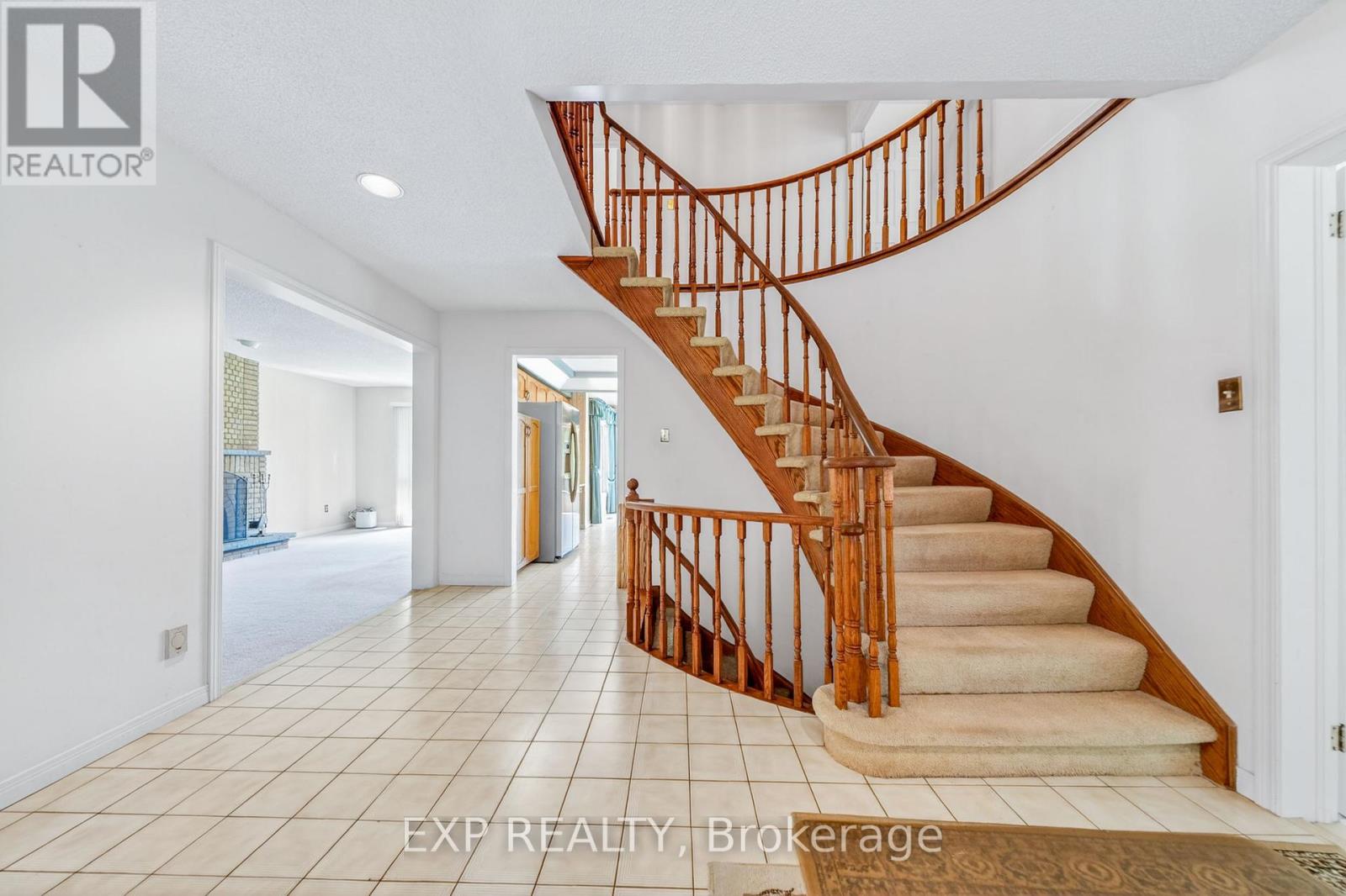 51 Sanderson Crescent, Richmond Hill, Ontario  L4C 5L5 - Photo 8 - N13732002