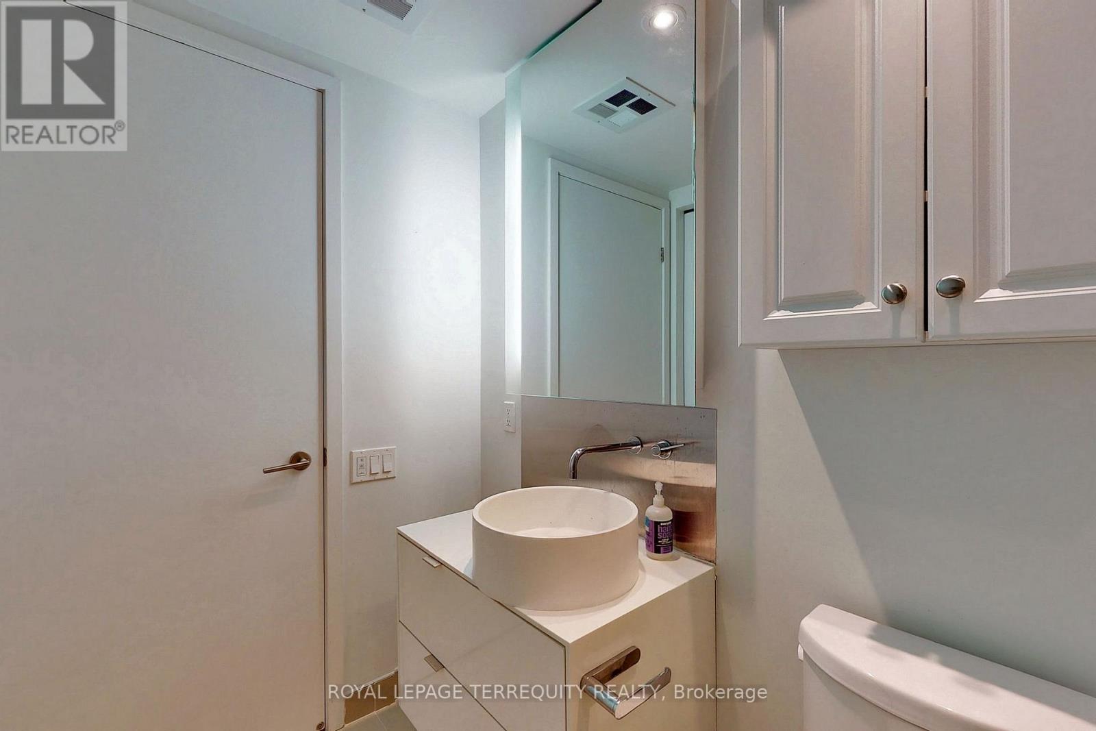 413 - 383 Sorauren Avenue, Toronto, Ontario M6R 0A4 - Photo 14 - W13596684