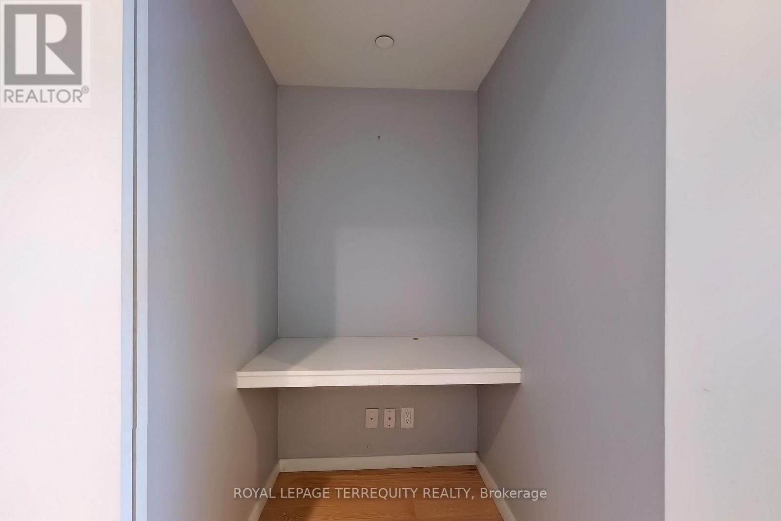 413 - 383 Sorauren Avenue, Toronto, Ontario M6R 0A4 - Photo 12 - W13596684