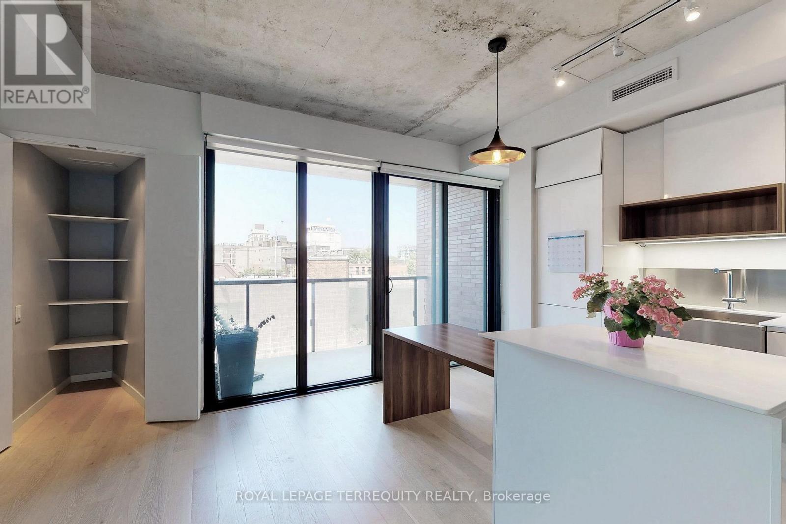 413 - 383 Sorauren Avenue, Toronto, Ontario M6R 0A4 - Photo 6 - W13596684