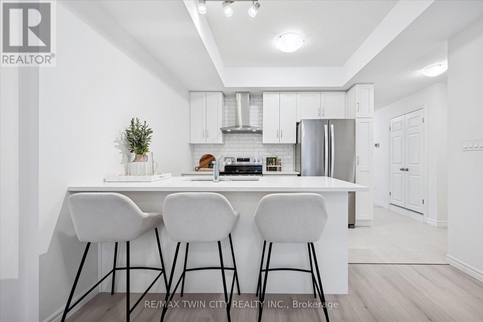 73 Lomond Lane, Kitchener, Ontario  N2R 0T6 - Photo 7 - X13734398
