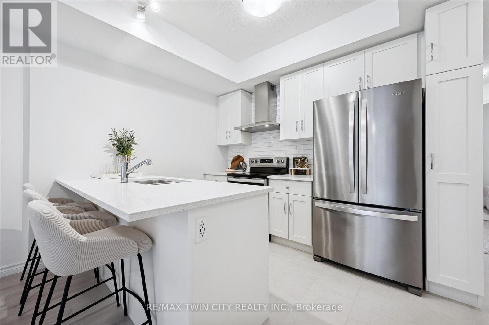 73 Lomond Lane, Kitchener, Ontario  N2R 0T6 - Photo 8 - X13734398