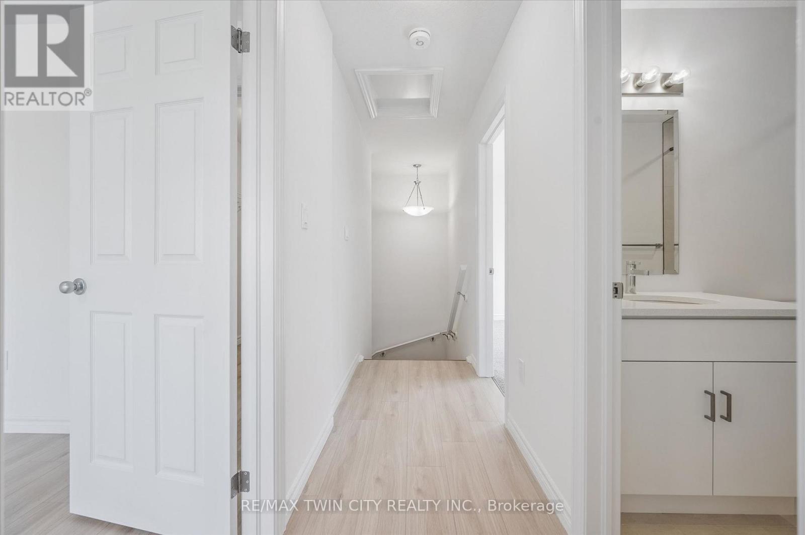 43 Lomond Lane, Kitchener, Ontario  N2R 0R4 - Photo 20 - X13734406