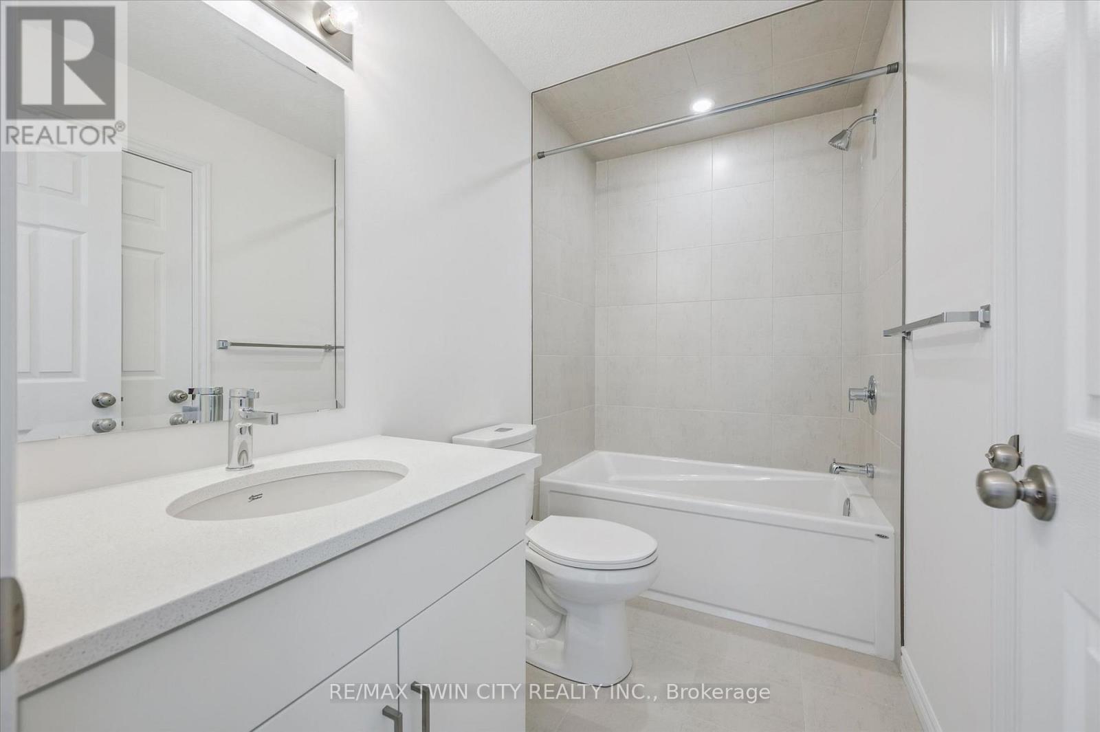 43 Lomond Lane, Kitchener, Ontario  N2R 0R4 - Photo 27 - X13734406