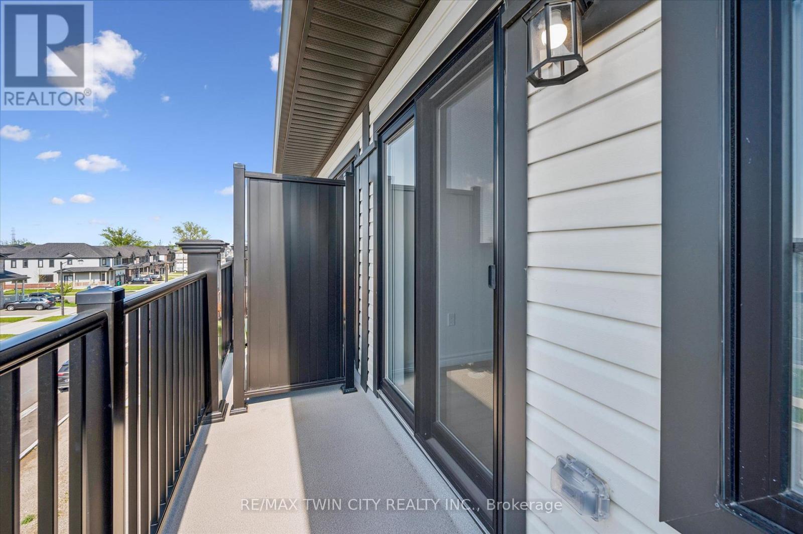 43 Lomond Lane, Kitchener, Ontario  N2R 0R4 - Photo 34 - X13734406
