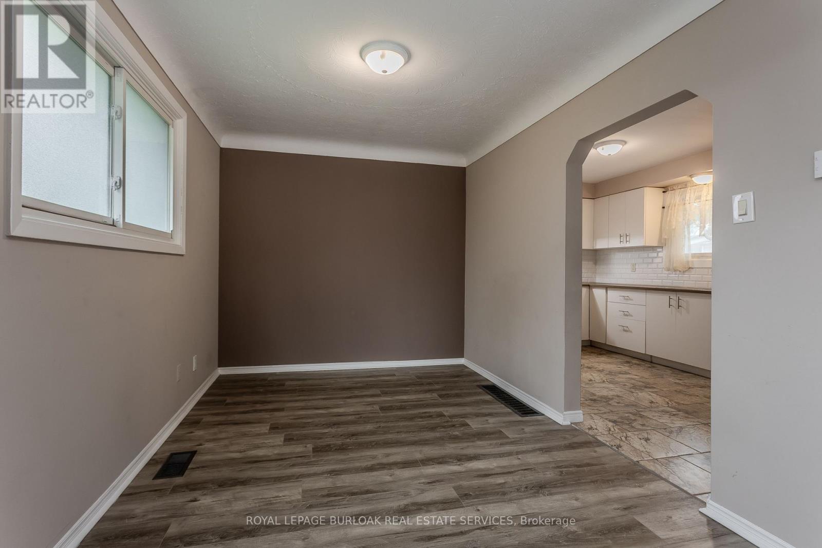 307 Dunsmure Road, Hamilton, Ontario  L8L 1X1 - Photo 10 - X13734430