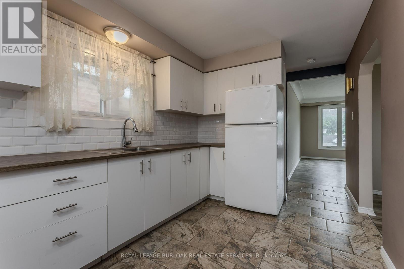 307 Dunsmure Road, Hamilton, Ontario  L8L 1X1 - Photo 15 - X13734430