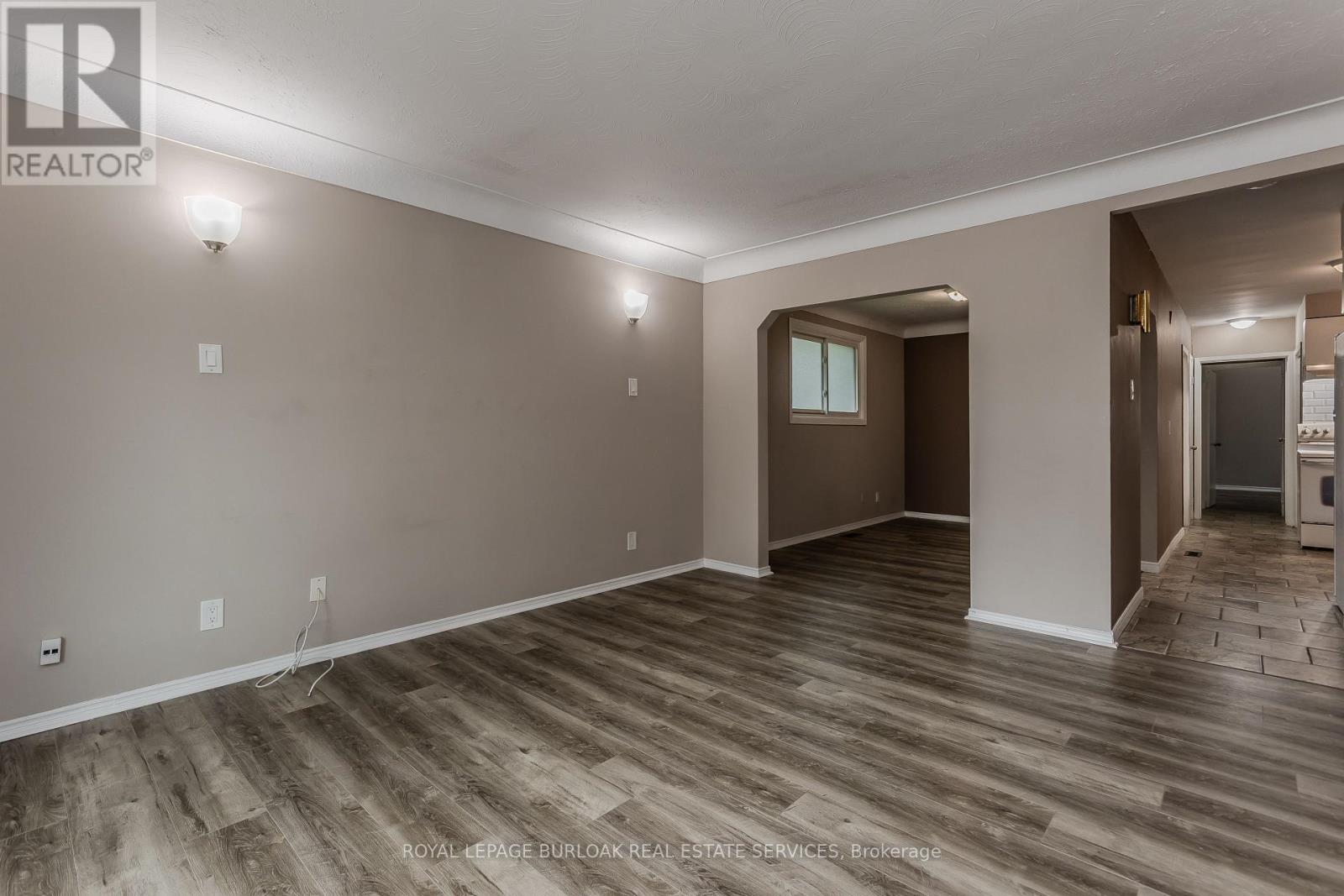 307 Dunsmure Road, Hamilton, Ontario  L8L 1X1 - Photo 7 - X13734430