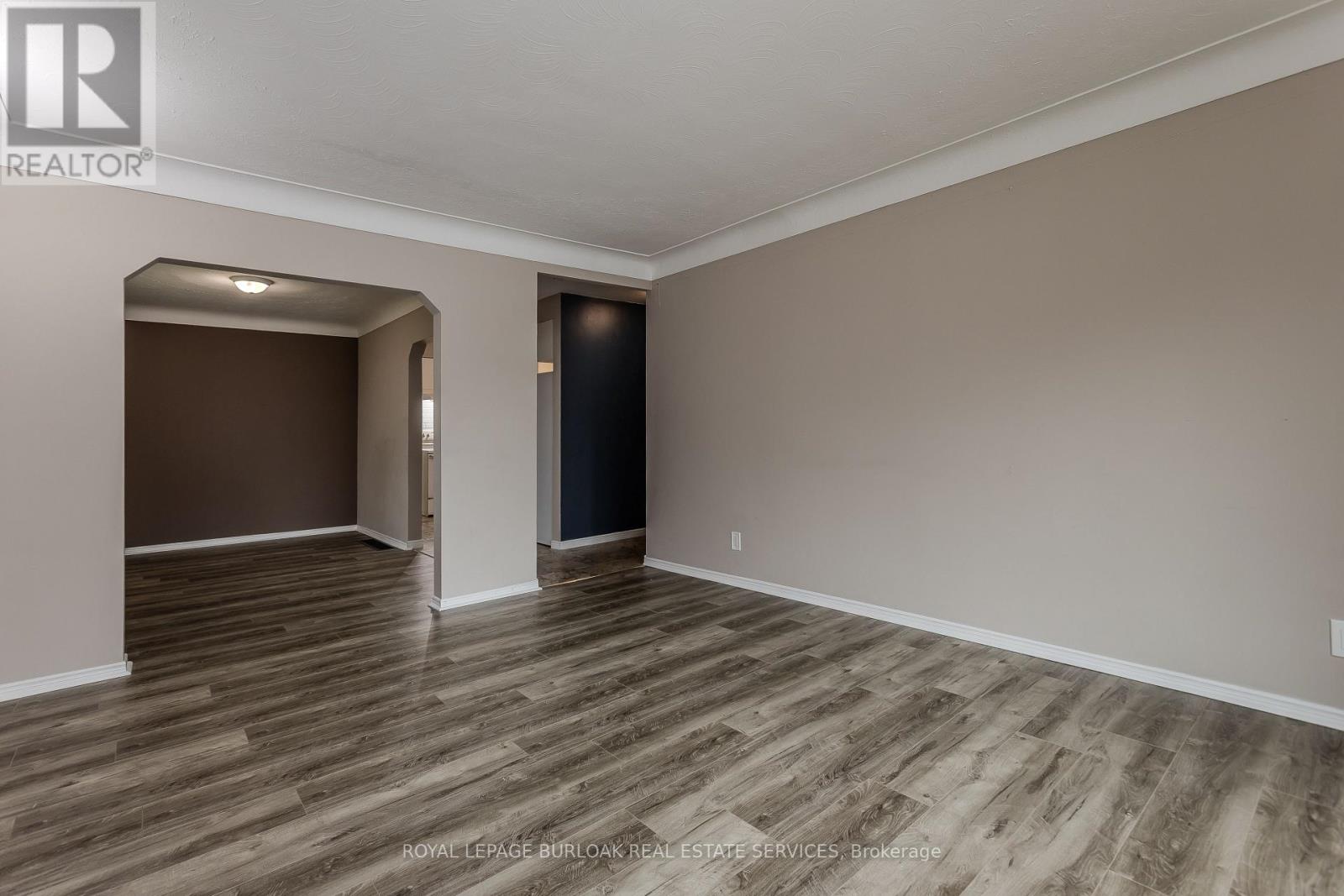 307 Dunsmure Road, Hamilton, Ontario  L8L 1X1 - Photo 8 - X13734430