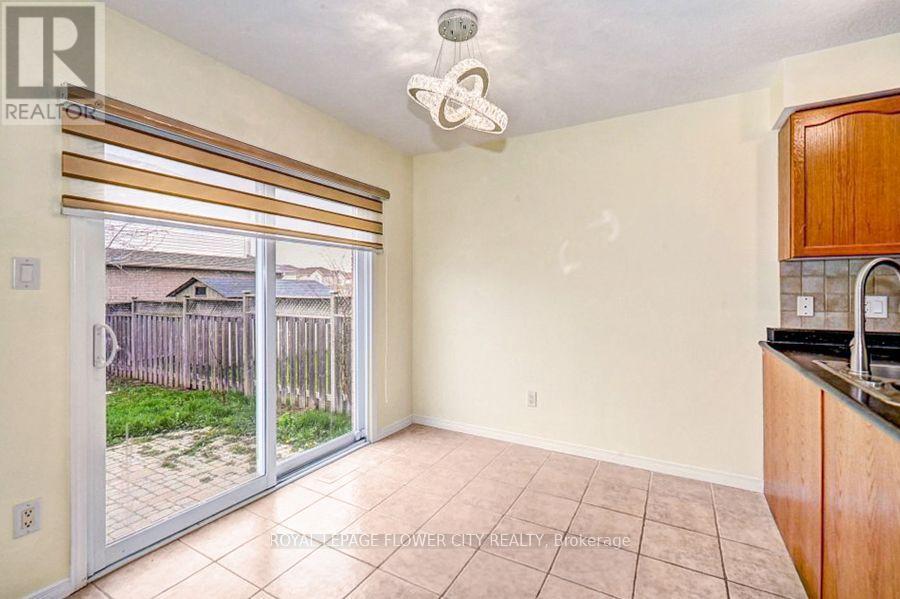 419 Tealby Crescent, Waterloo, Ontario  N2J 4Y8 - Photo 3 - X13734452