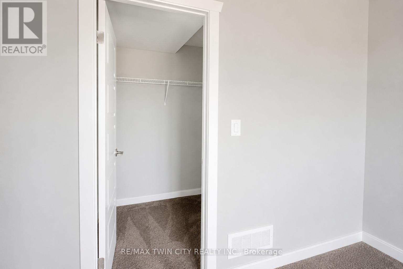 B3 - 1331 Countrystone Drive, Kitchener, Ontario  N2N 3S4 - Photo 4 - X13734458