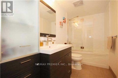 605 - 8 Scollard Street S, Toronto, Ontario  M5R 1M2 - Photo 8 - C13734442