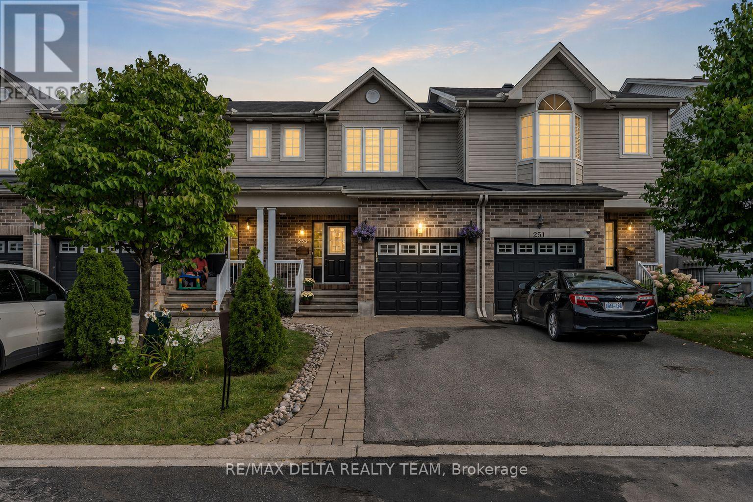 253 CITYVIEW CRESCENT, Ottawa, Ontario
