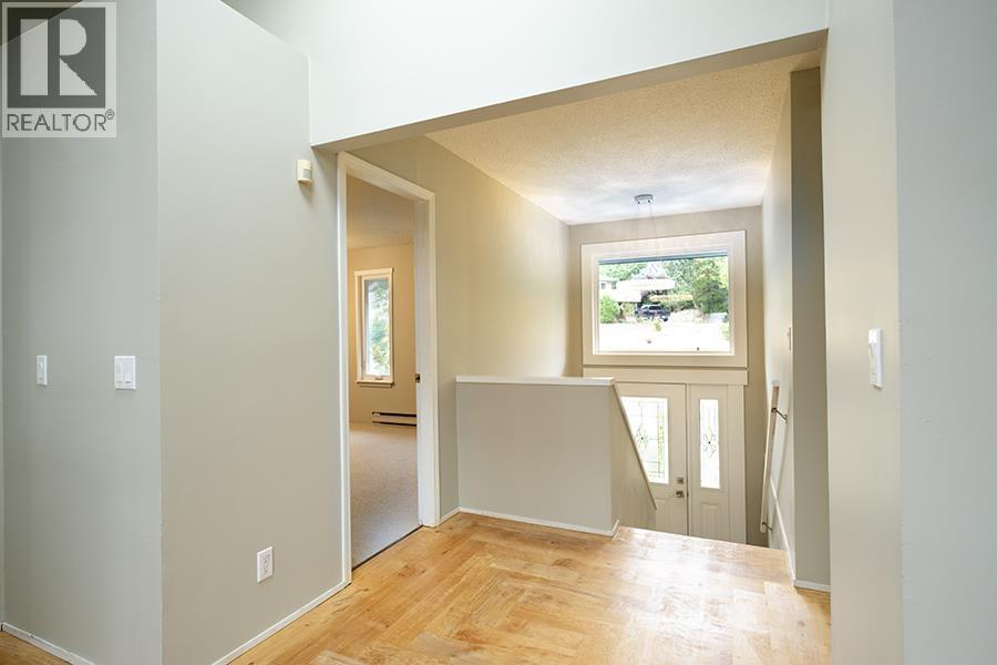 6173 Bligh Road, Sechelt, British Columbia  V7Z 0M1 - Photo 10 - R3160660