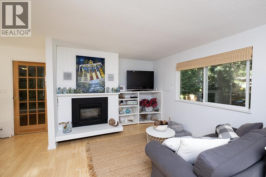 1172 Cedar Grove Road, Roberts Creek, British Columbia  V0N 2W2 - Photo 15 - R3160666