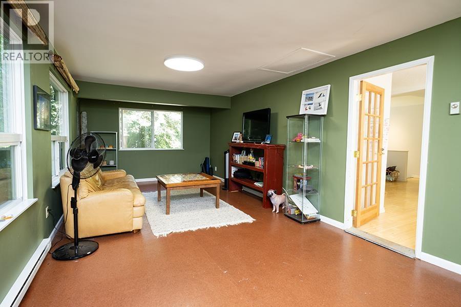1172 Cedar Grove Road, Roberts Creek, British Columbia  V0N 2W2 - Photo 19 - R3160666