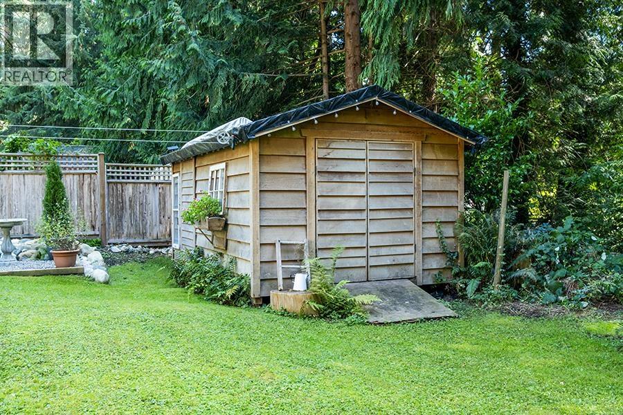 1172 Cedar Grove Road, Roberts Creek, British Columbia  V0N 2W2 - Photo 36 - R3160666