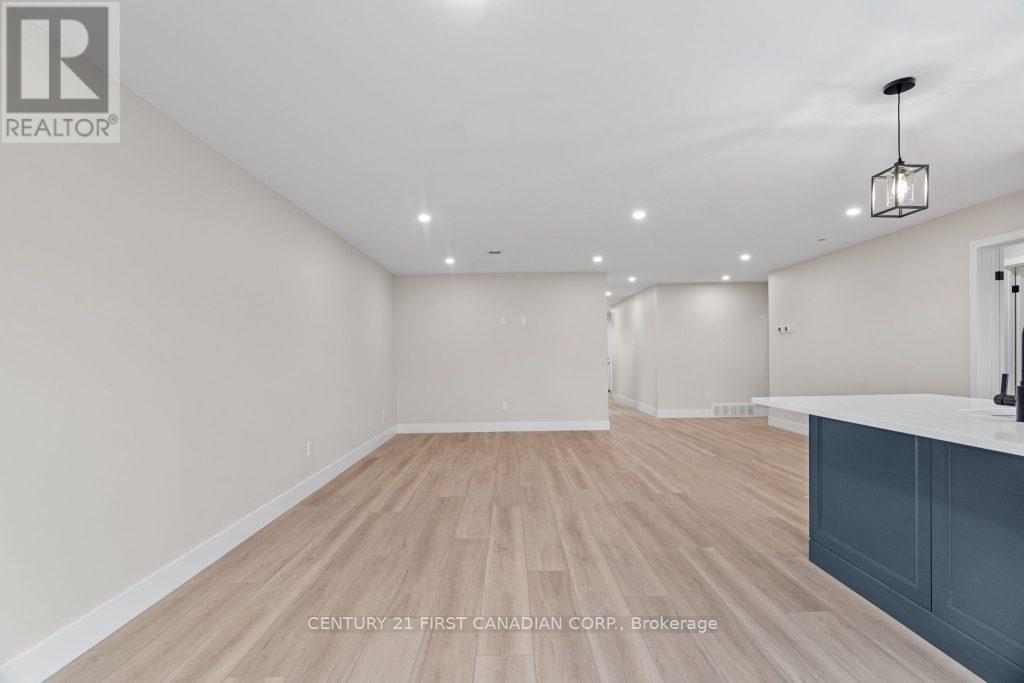91 Victoria Avenue E, South Huron, Ontario  N0M 1M0 - Photo 15 - X13733530