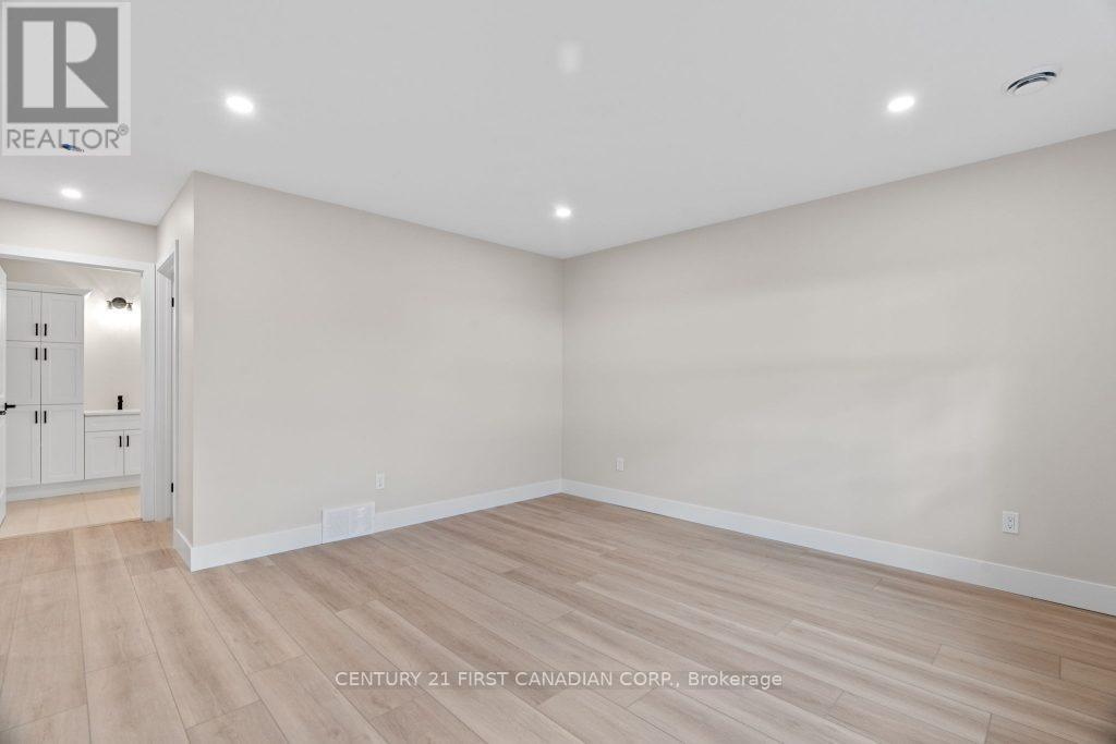 91 Victoria Avenue E, South Huron, Ontario  N0M 1M0 - Photo 19 - X13733530