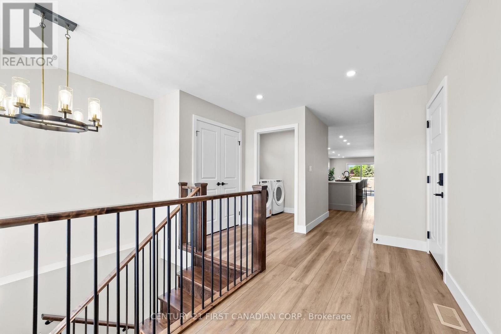 107 Victoria Avenue E, South Huron, Ontario  N0M 1M0 - Photo 2 - X13733578
