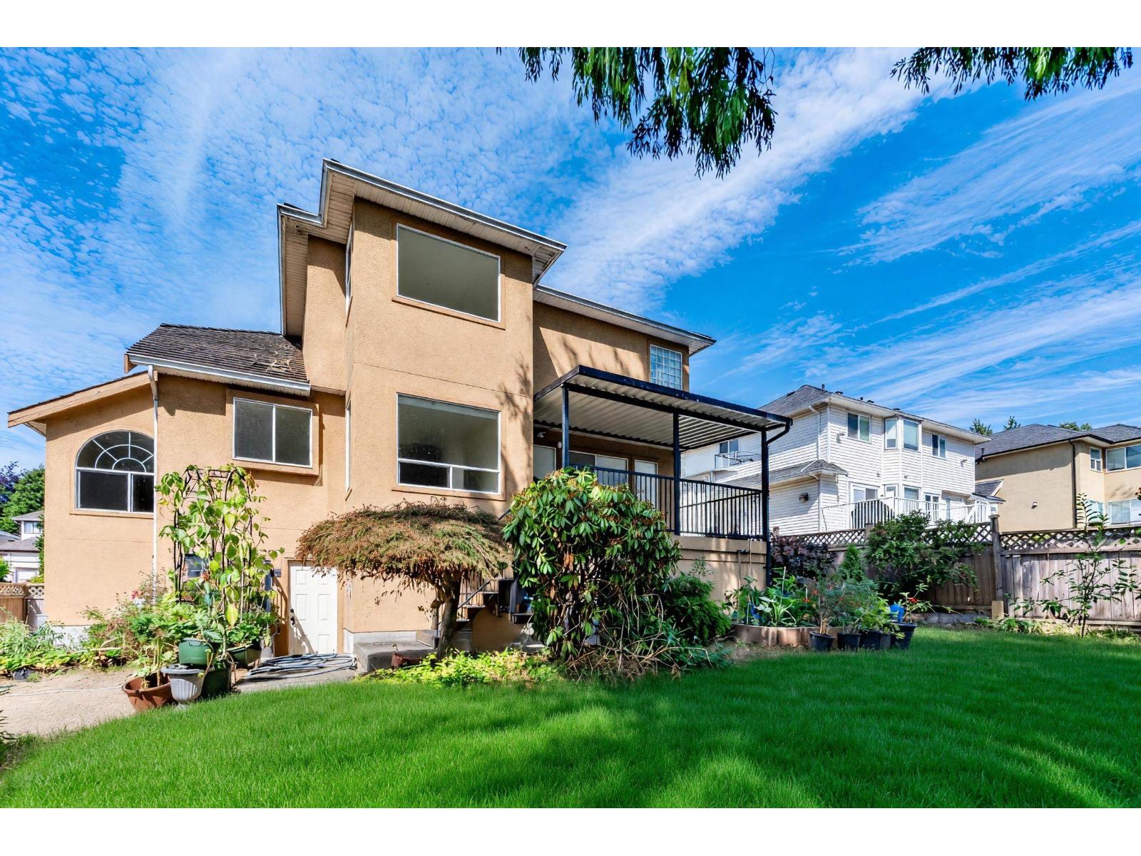 15390 80a Avenue, Surrey, British Columbia  V3S 7X7 - Photo 3 - R3159015