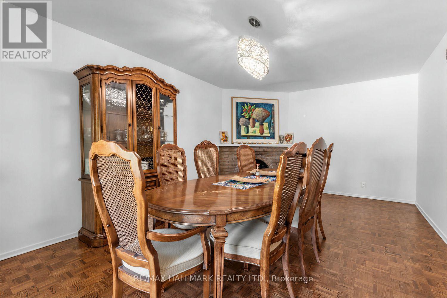 30 Medalist Road, Toronto, Ontario  M2P 1Y5 - Photo 6 - C13708282