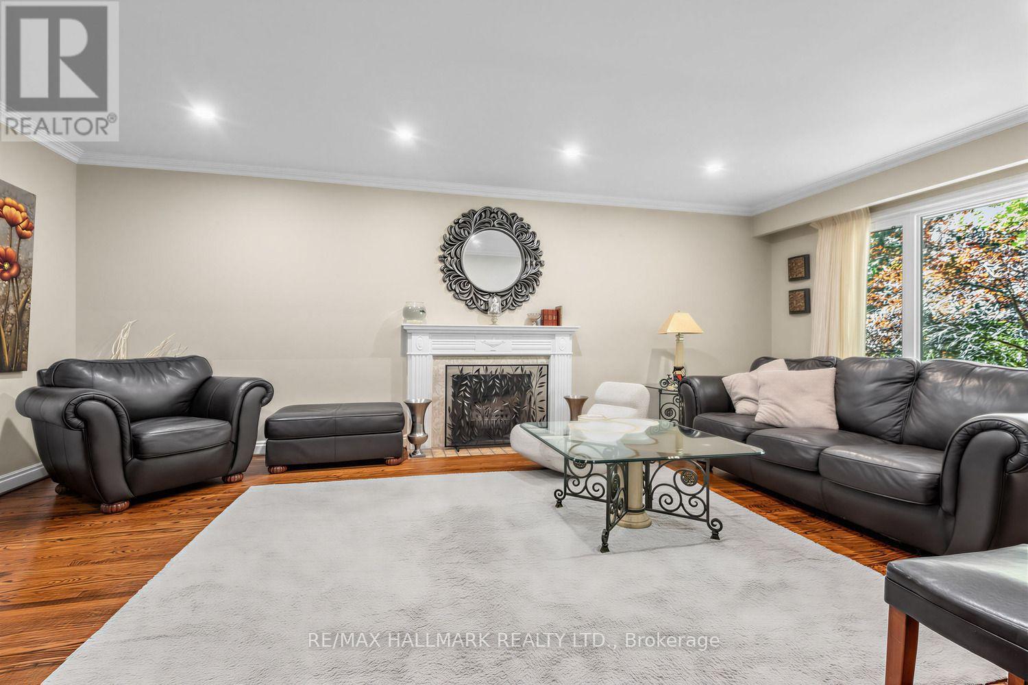 30 Medalist Road, Toronto, Ontario  M2P 1Y5 - Photo 12 - C13708282