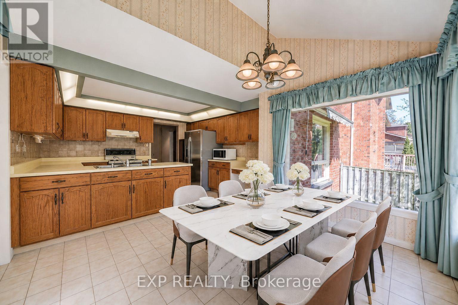 51 Sanderson Crescent, Richmond Hill, Ontario  L4C 5L5 - Photo 12 - N13732002