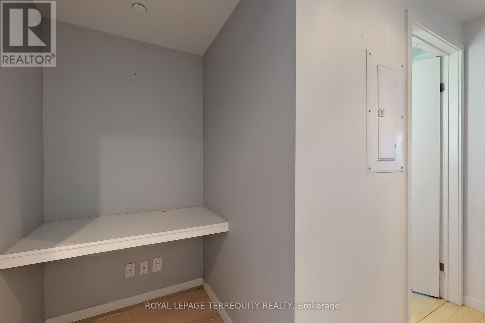 413 - 383 Sorauren Avenue, Toronto, Ontario M6R 0A4 - Photo 12 - W13596684