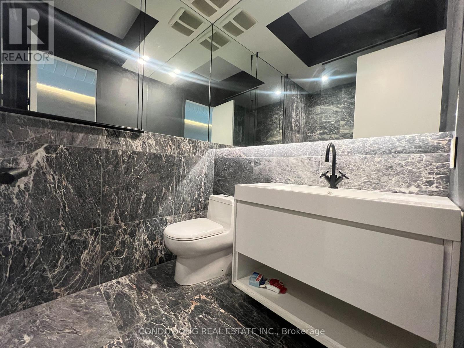 1037 - 155 Dalhousie Street, Toronto, Ontario  M5B 2P7 - Photo 5 - C13734520
