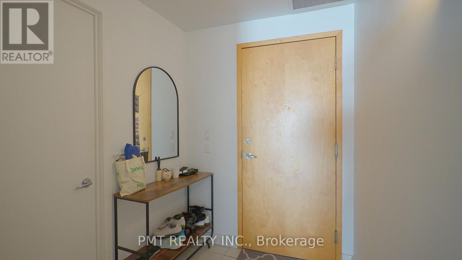 208 - 700 King Street W, Toronto, Ontario  M5V 2Y6 - Photo 2 - C13734568