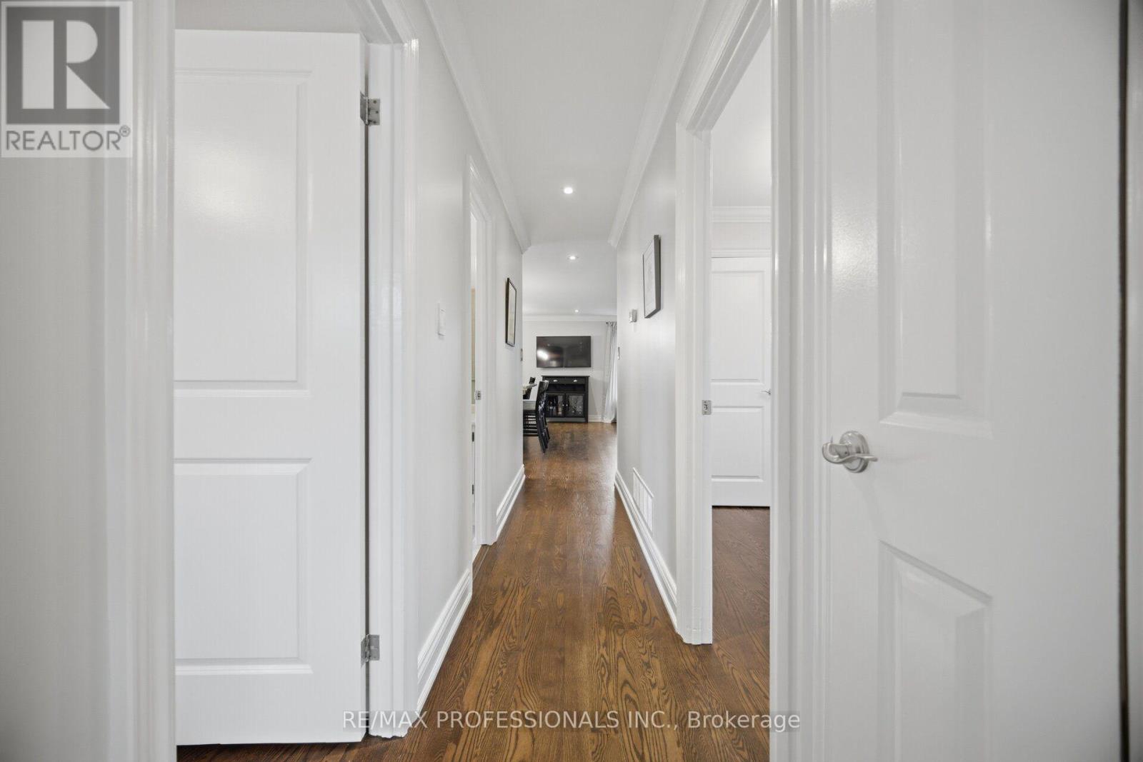 1062 Mississauga Valley Boulevard, Mississauga, Ontario  L5A 3J4 - Photo 28 - W13734556
