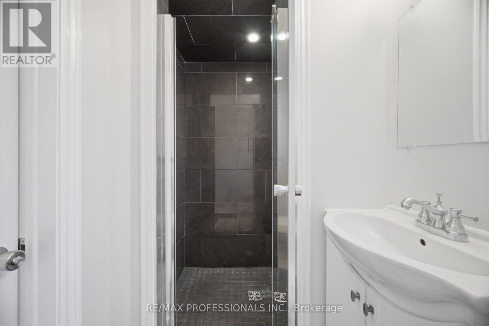 1062 Mississauga Valley Boulevard, Mississauga, Ontario  L5A 3J4 - Photo 42 - W13734556