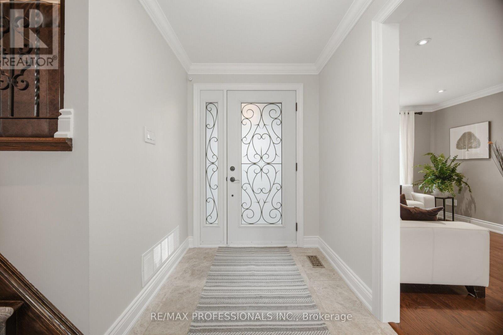 1062 Mississauga Valley Boulevard, Mississauga, Ontario  L5A 3J4 - Photo 5 - W13734556
