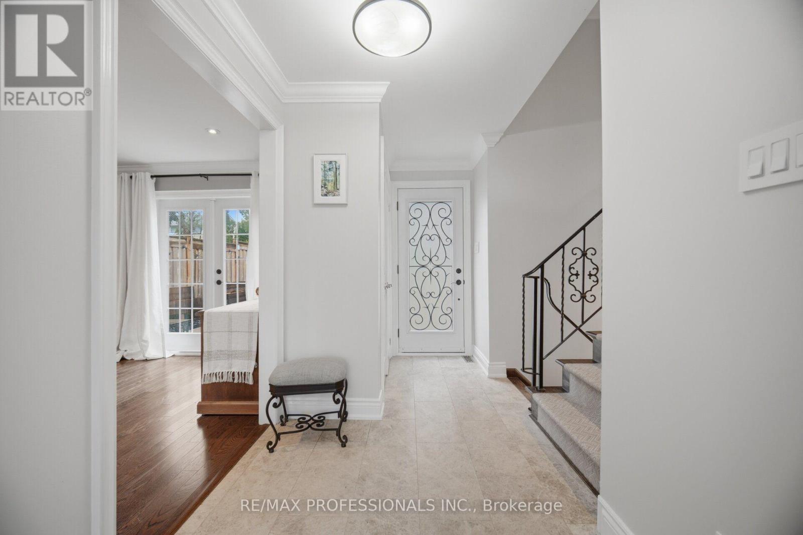 1062 Mississauga Valley Boulevard, Mississauga, Ontario  L5A 3J4 - Photo 6 - W13734556