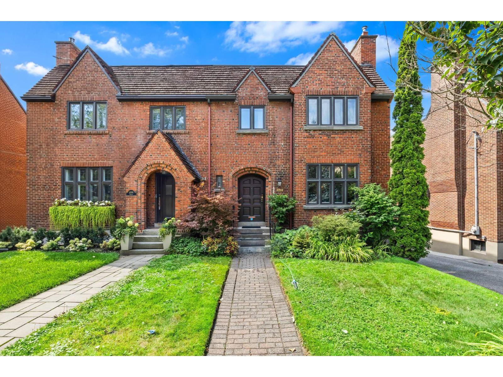 4700 Av. Roslyn Montréal (Côte-des-Neiges/Notre-Dame-de-Grâce) Quebec Canada H3W2L2