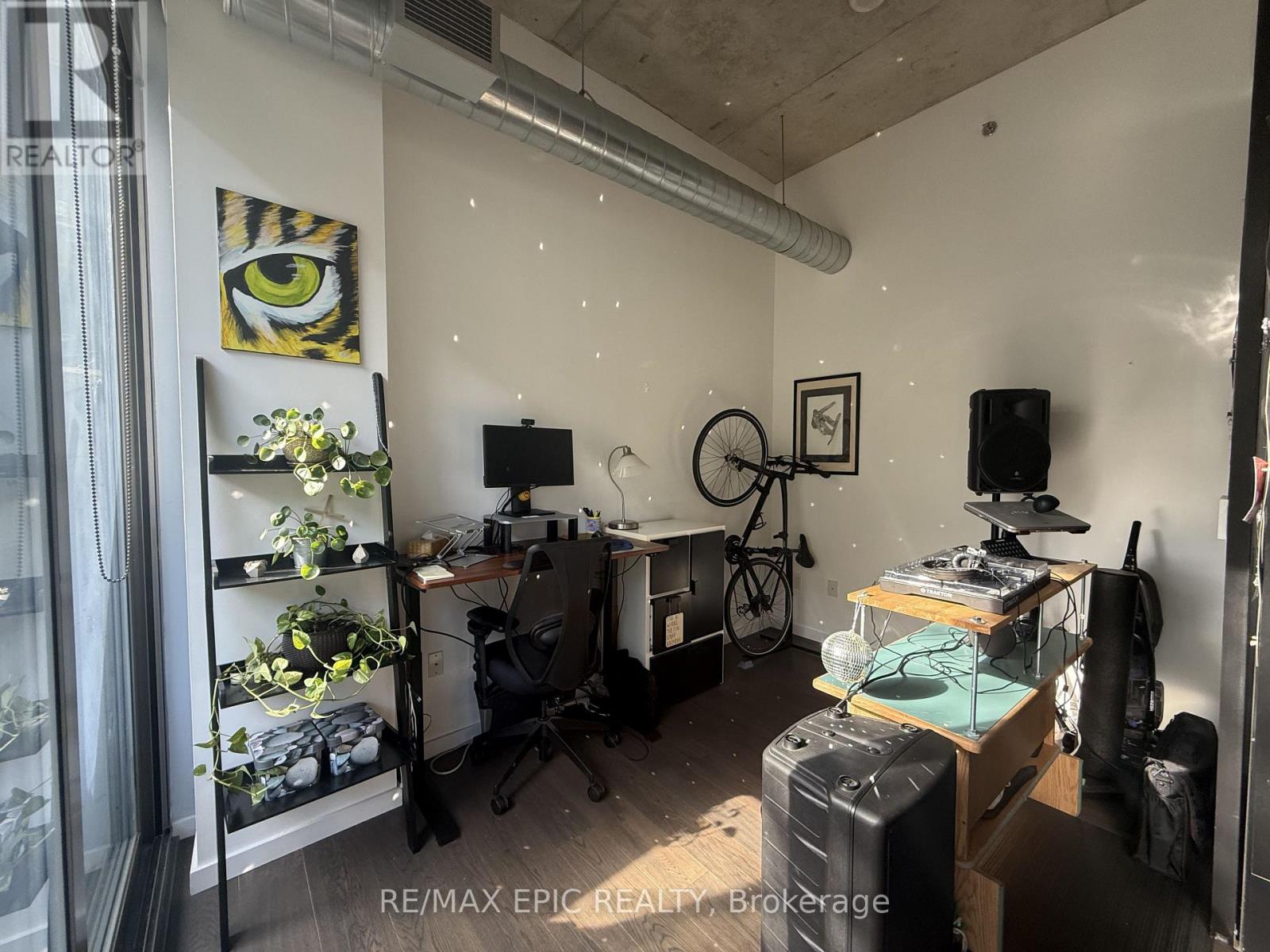 305 - 32 Trolley Crescent, Toronto, Ontario  M5A 0E9 - Photo 11 - C13729662