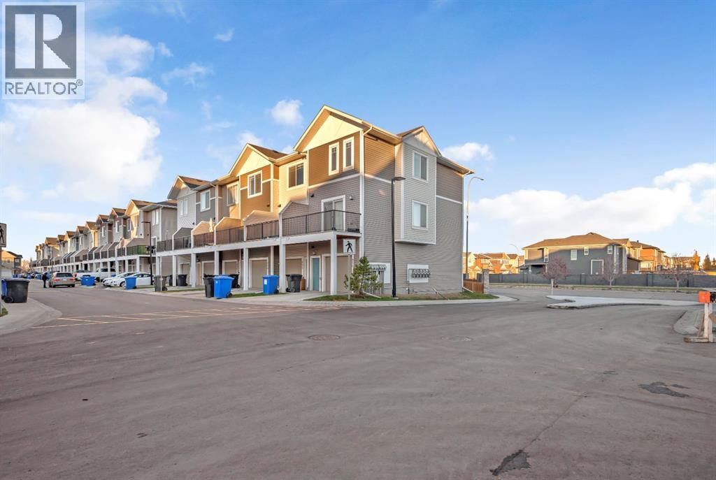 450 Canals Crossing Sw, Airdrie, Alberta  T4B 4L3 - Photo 2 - A2327110