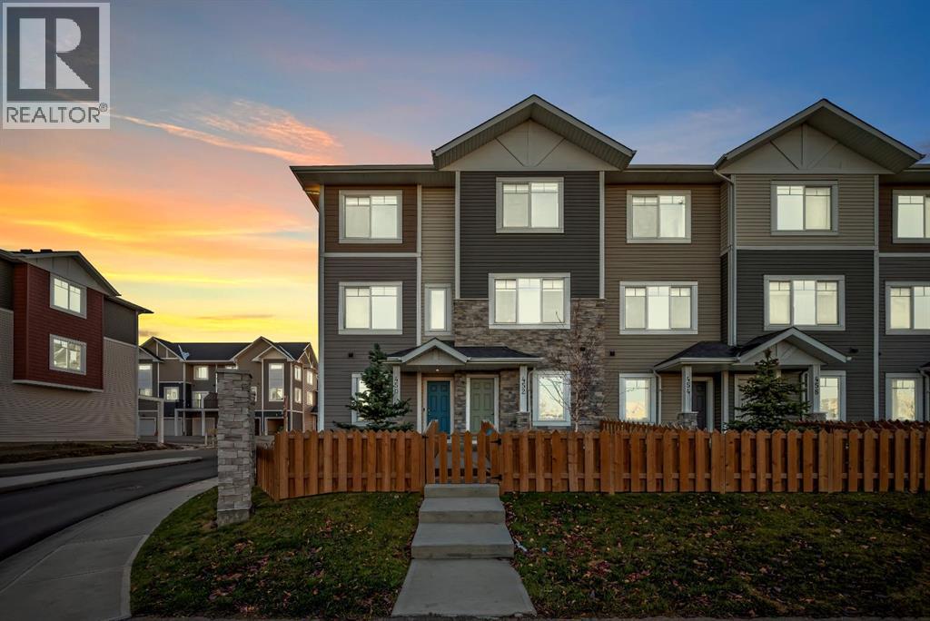 450 Canals Crossing Sw, Airdrie, Alberta  T4B 4L3 - Photo 3 - A2327110