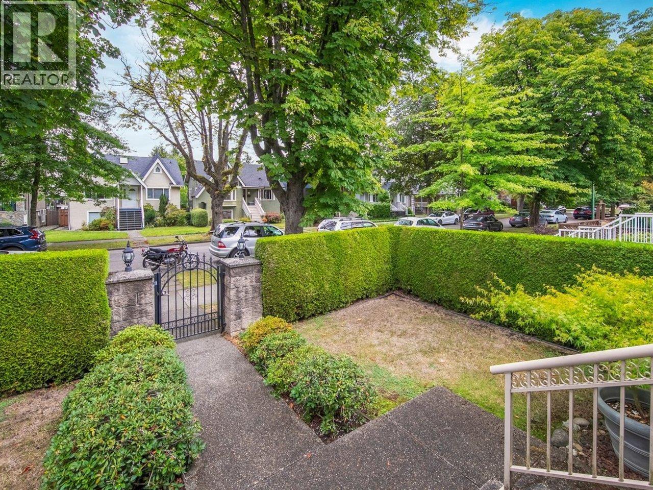 3262 W 12th Avenue, Vancouver, British Columbia  V6K 2R9 - Photo 2 - R3160449