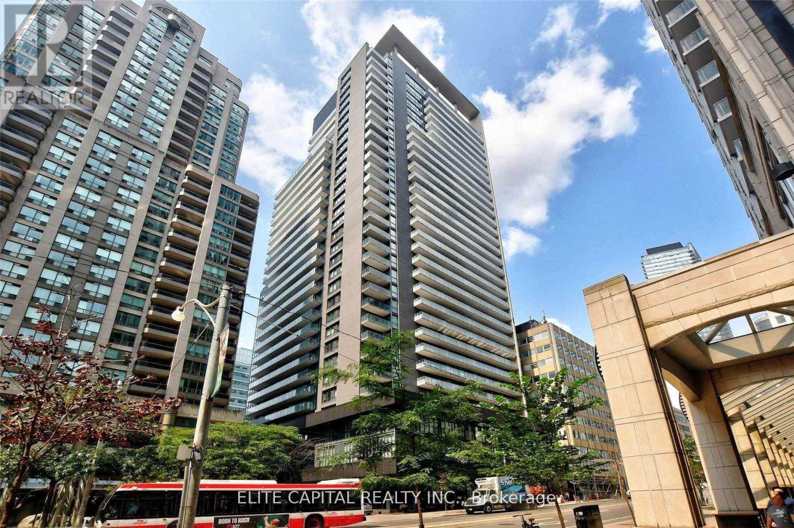 502 - 770 BAY STREET, Toronto, Ontario