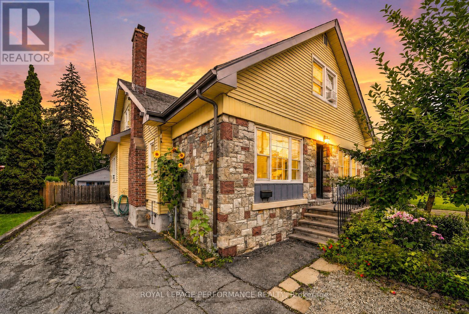 114 GLOUCESTER STREET N, Cornwall, Ontario