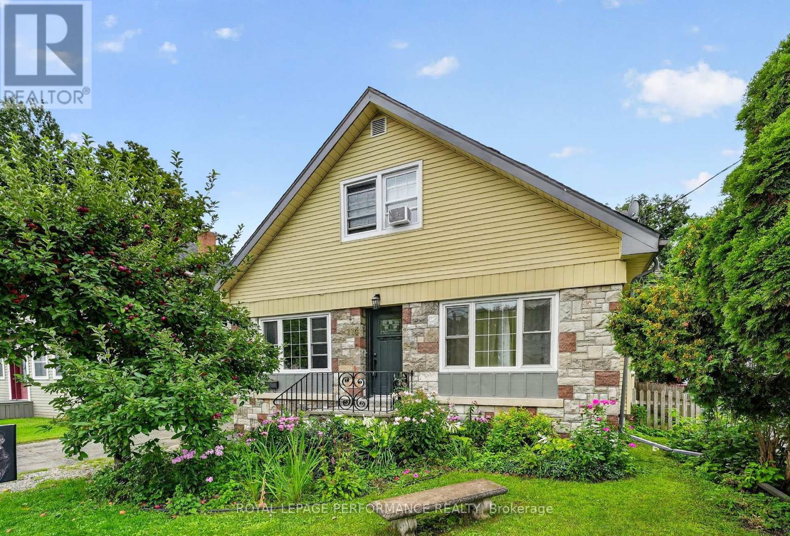 114 Gloucester Street N, Cornwall, Ontario K6H 3W4 - Photo 3 - X13734610