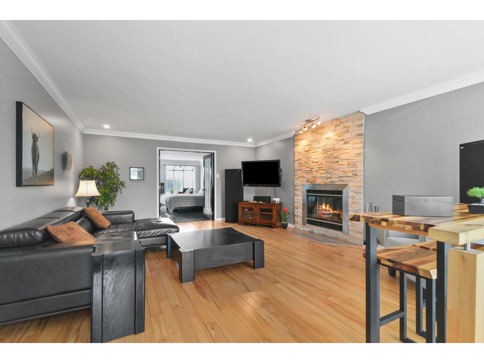 29 Av. d'Hochelaga Candiac Quebec Canada J5R3N3 4