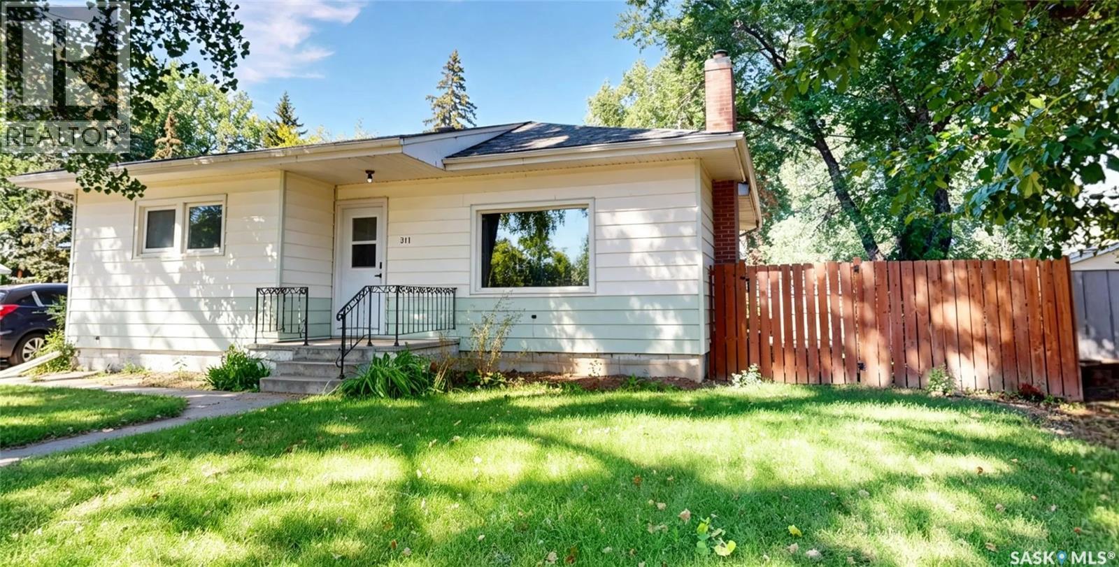 311 Pottery Street, Eastend, Saskatchewan  S0N 0T0 - Photo 1 - SK047234