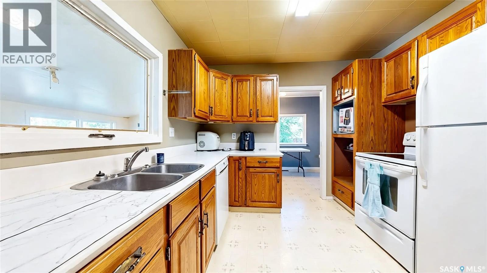 311 Pottery Street, Eastend, Saskatchewan  S0N 0T0 - Photo 10 - SK047234