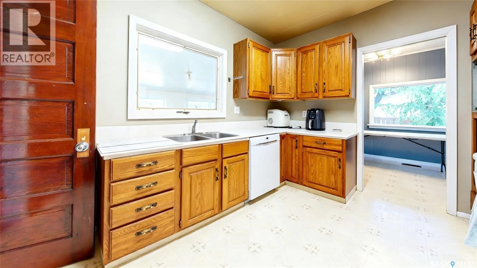 311 Pottery Street, Eastend, Saskatchewan  S0N 0T0 - Photo 11 - SK047234