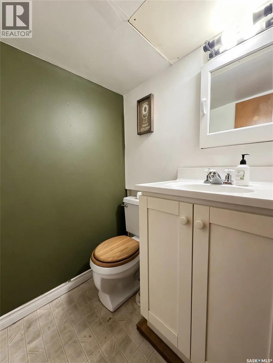 311 Pottery Street, Eastend, Saskatchewan  S0N 0T0 - Photo 28 - SK047234