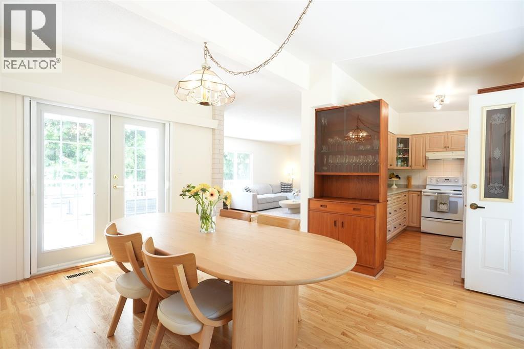 646 E Windsor Road, North Vancouver, British Columbia V7N 1K7 - Photo 6 - R3160692